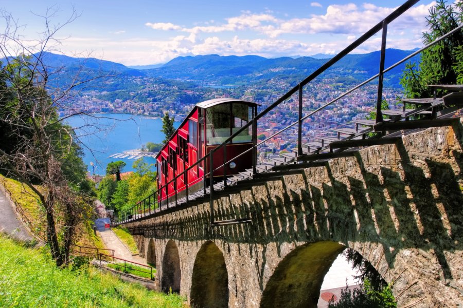 Le funiculaire de Lugano. LianeM - Shutterstock.com