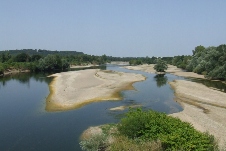 Vue depuis le pont canal du Guétin qui relie Cuffy à Gimouille. Laëtitia STEIMETZ