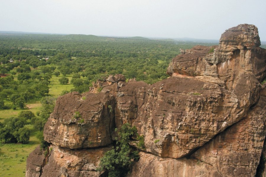 Panorama verdoyant au faîte des grottes de Missirikoro Morgane VESLIN