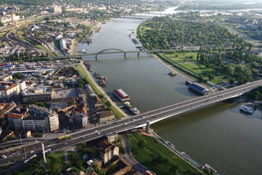 Survol de Belgrade et de la rivière Sava. National Tourism Organisation of Serbia