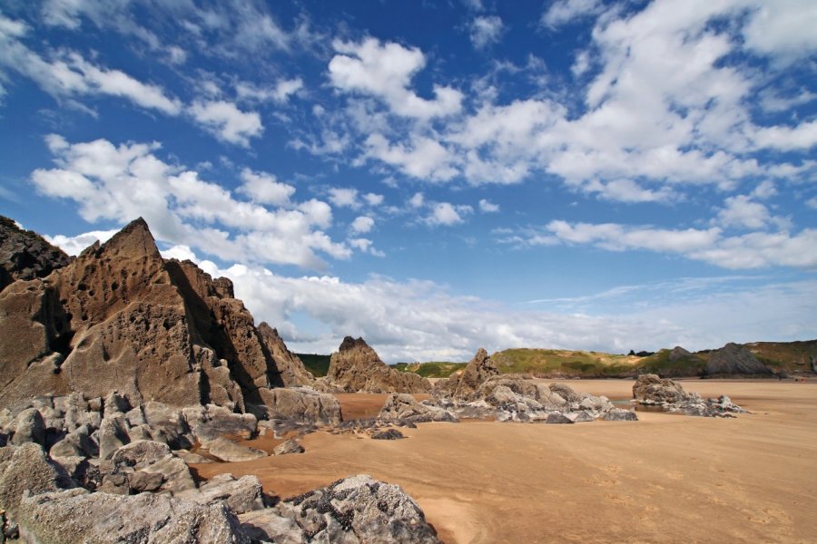 Three Cliffs Bay Louis16 - iStockphoto.com