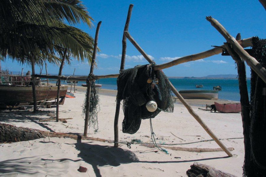 Filets de pêche sur la plage de Ramena Arnaud BONNEFOY