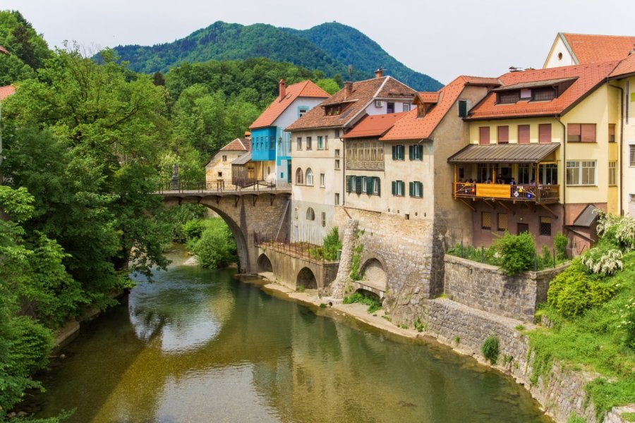 La ville de Skofja Loka. Donaturat - Shutterstock.com