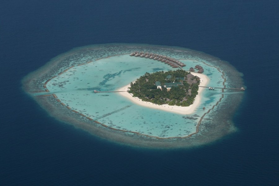 L'île de Vakarufalhi vue du ciel. Robert Ulph - Fotolia