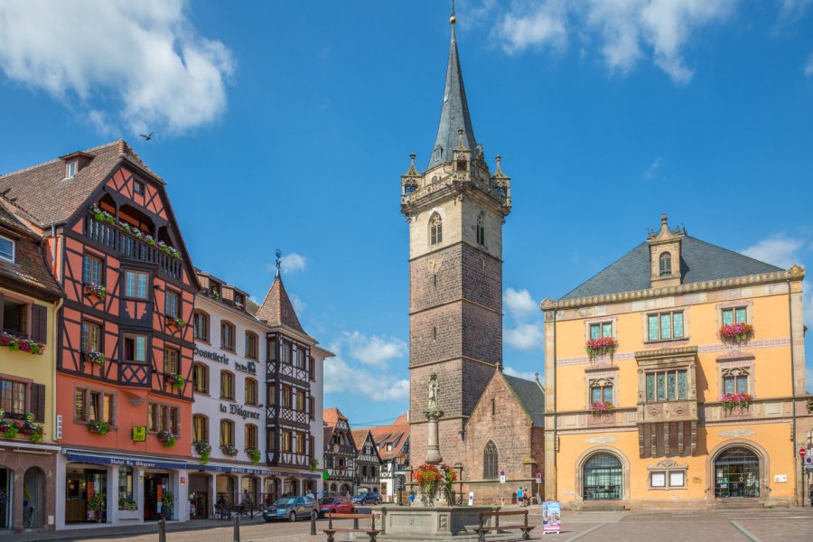 Place du marché à Obernai. Pierre Violet / Adobe Stock