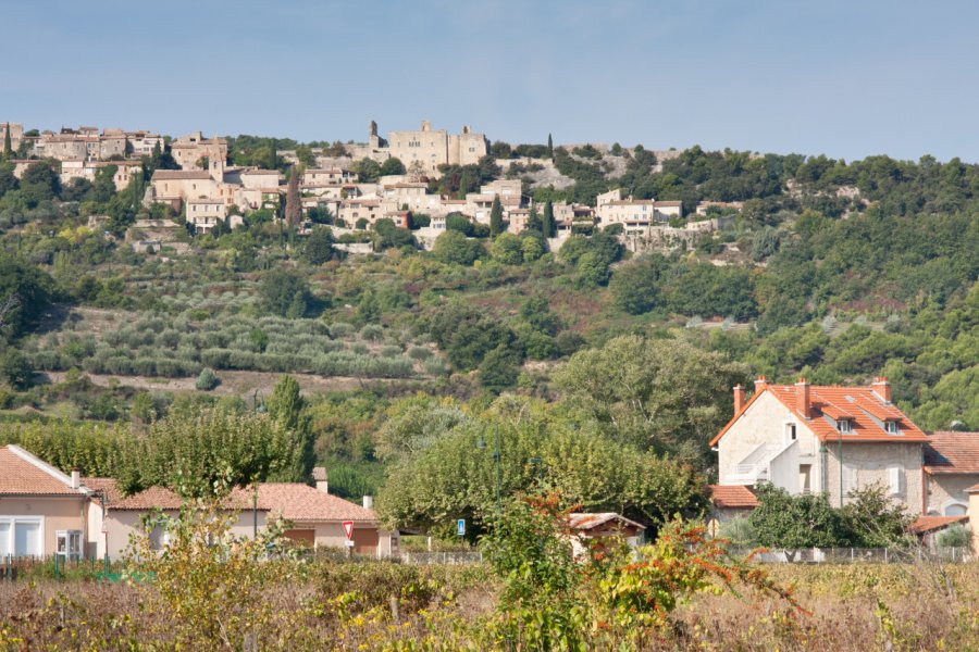 Village perché du Crestet. Unclesam - Fotolia