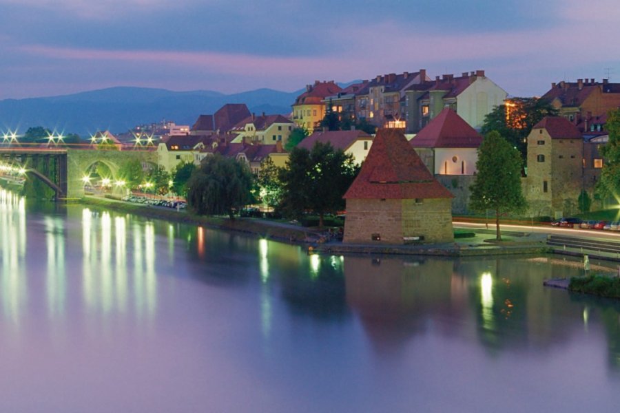 Vieille ville de Maribor au bord de la Drava. BeholdingEye - iStockphoto.com