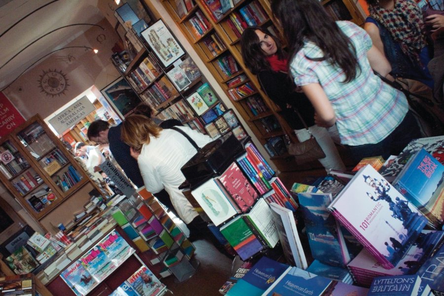 The Travel Bookshop à Notting Hill. Lawrence BANAHAN - Author's Image