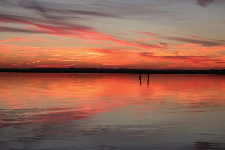 Coucher de soleil sur le lac de Velence. Bertie1512 - iStockphoto