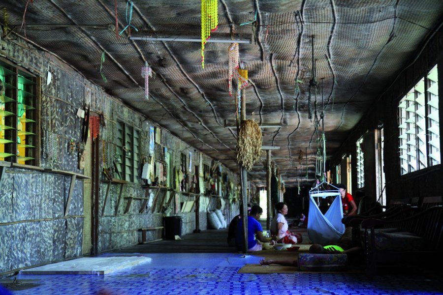 Espace de vie commune dans une longhouse traditionnelle Stéphan SZEREMETA