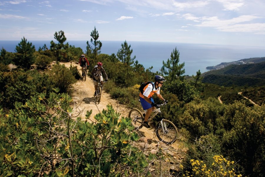 Vélo dans les montagnes de San Remo. Archive Agenzia in Liguria