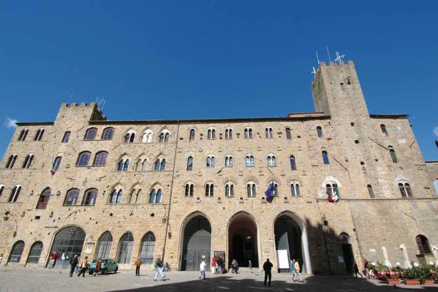 Palazzo Pretorio. Picsofitalia.com