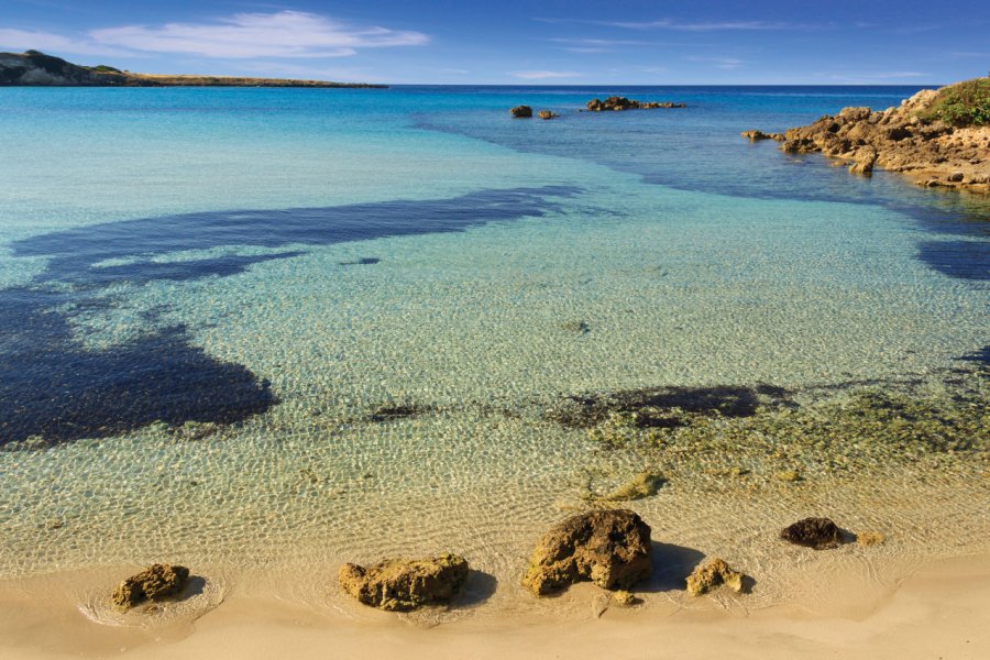 Plage de Marina di Pulsano à Taranto. vololibero - iStockphoto.com