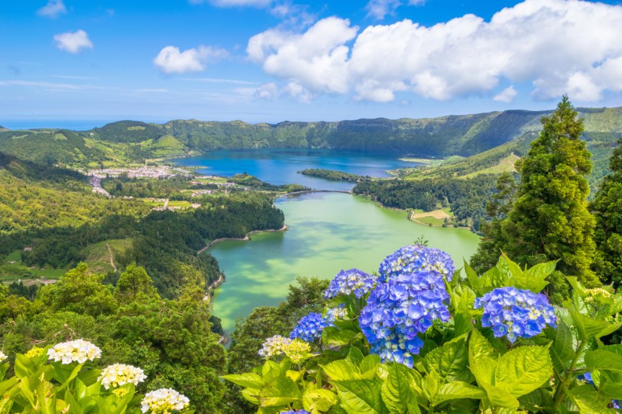 Lagoa das Sete Cidades. Nido Huebl - shutterstock.com