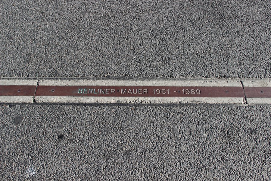 Restes du Mur de Berlin. halisdonmez - Shutterstock.com