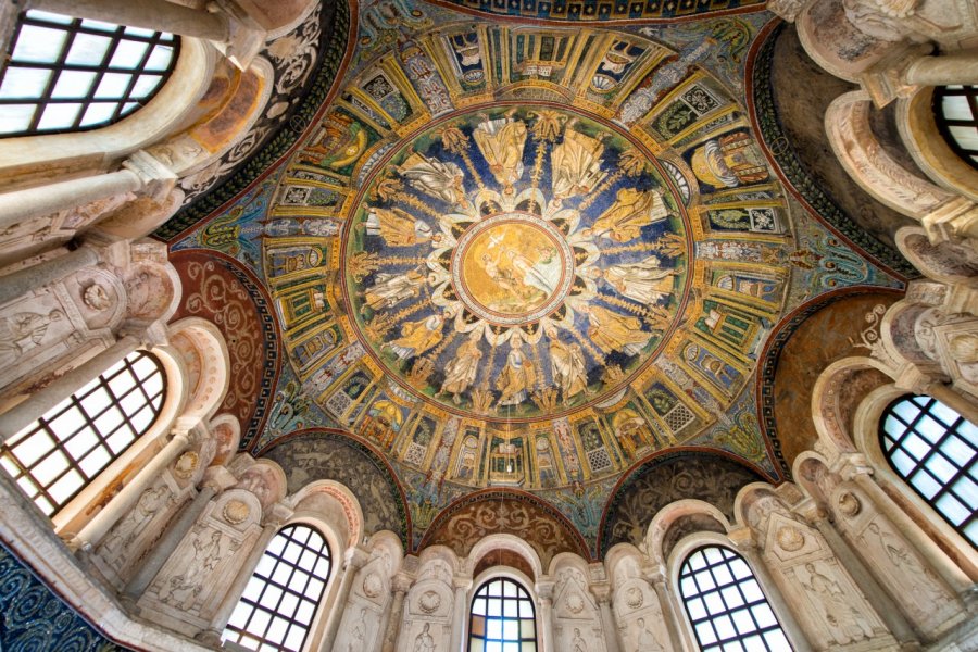 Mosaïque du Baptistère des Orthodoxes, Ravenne. Pisaphotography - Shutterstock.com