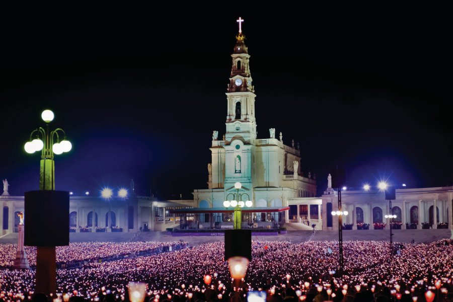 Procession de Velas à Fátima RibeirodosSantos