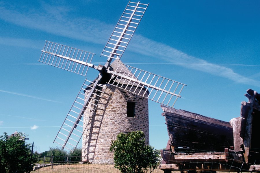 Moulin à vent du XVIII<sup>e</sup> Philippe GUERSAN - Author's Image