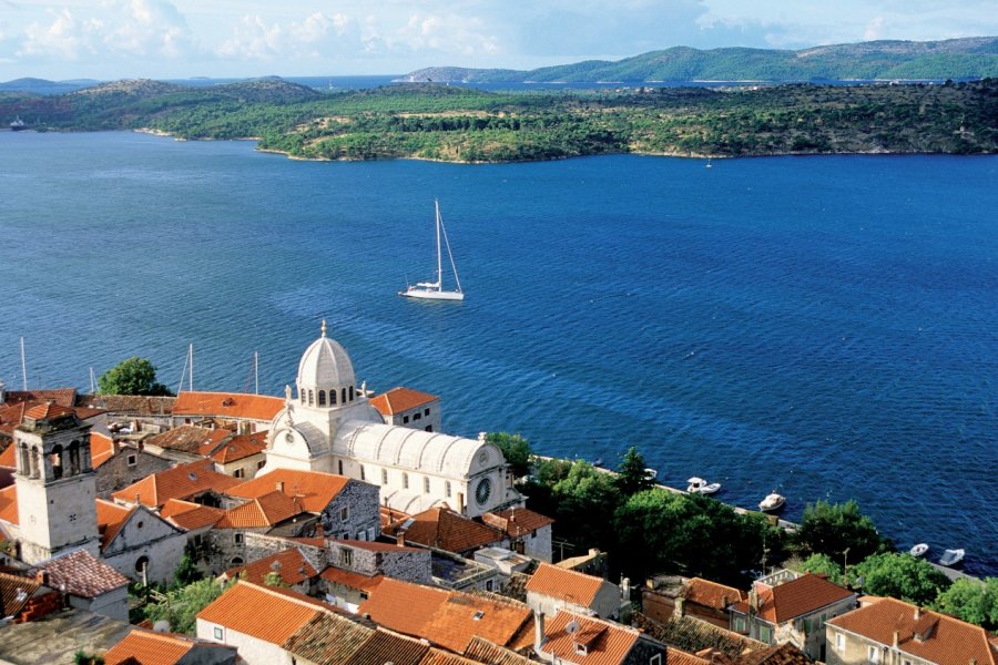 Vue sur la baie de Šibenik depuis la citadelle Sainte-Anne. Author's Image