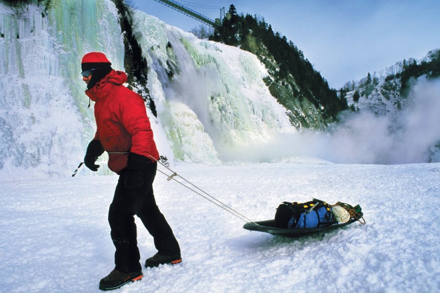 Grimpeur de glace et son équipement, Chute Montmorency. Author's Image