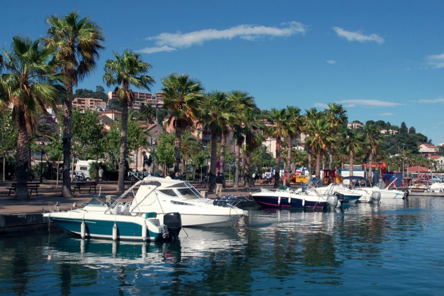 Le port du Lavandou Christian MUSAT - Fotolia