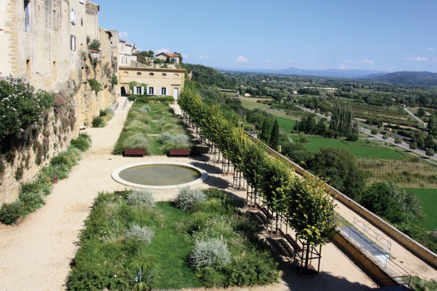 Les jardins du château de Lauris. HOCQUEL Alain - Coll. CDT Vaucluse