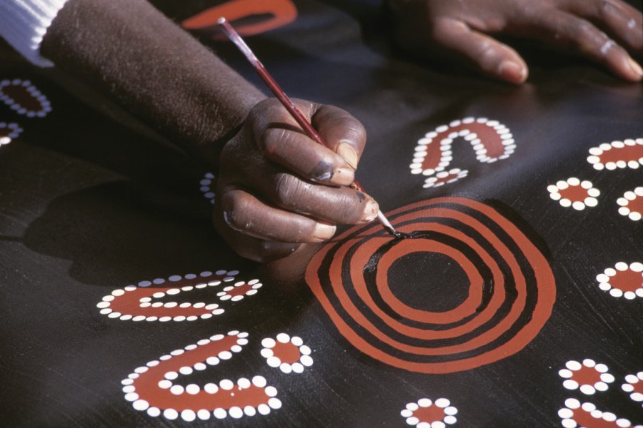 Artistes de Papunya. Tourism Northern Territory / Steve Strike