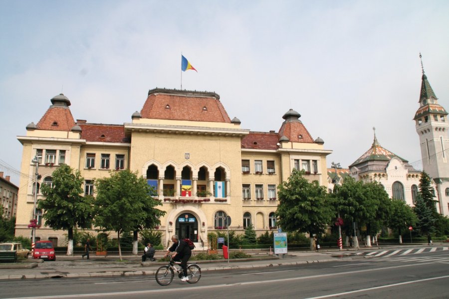 L'hôtel de ville de Târgu Mureş. Stéphan SZEREMETA