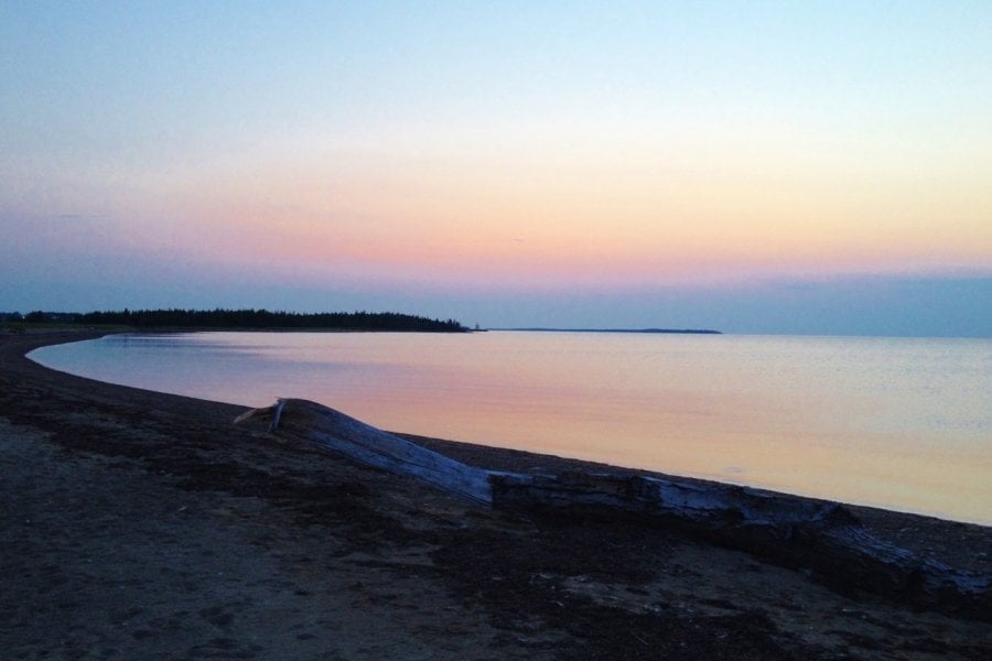 Coucher de soleil sur la plage de Bas-Caraquet au Nouveau-Brunswick. Valérie FORTIER