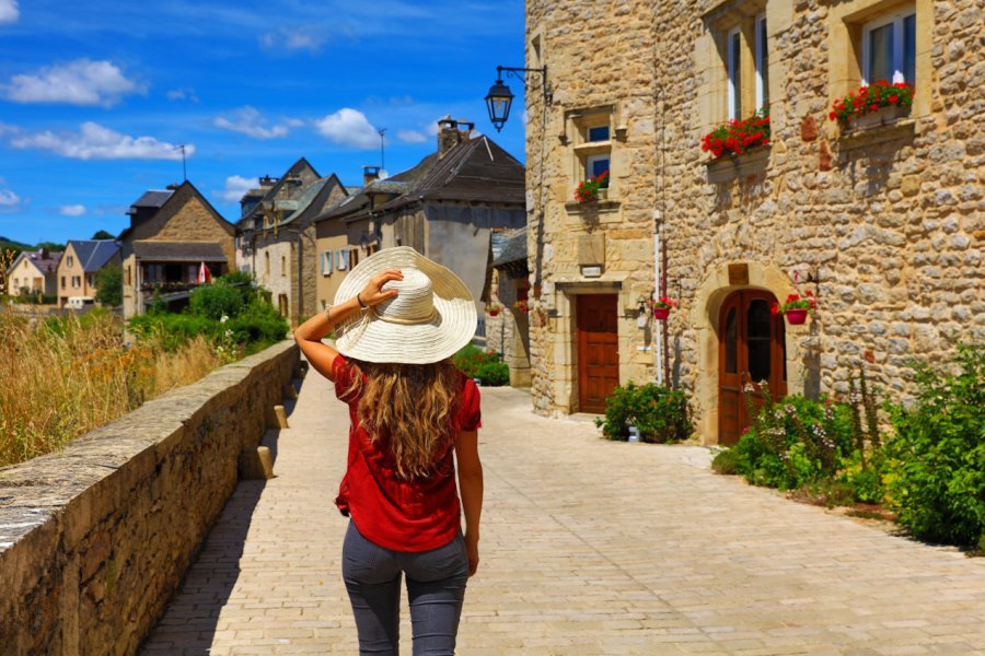 Dans les rues de Bozouls. margouillat photo - Shutterstock.com