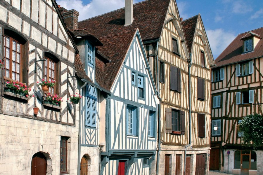 Façades de maisons, quartier de la Marine. (© JEAN-JACQUES CORDIER - FOTOLIA))