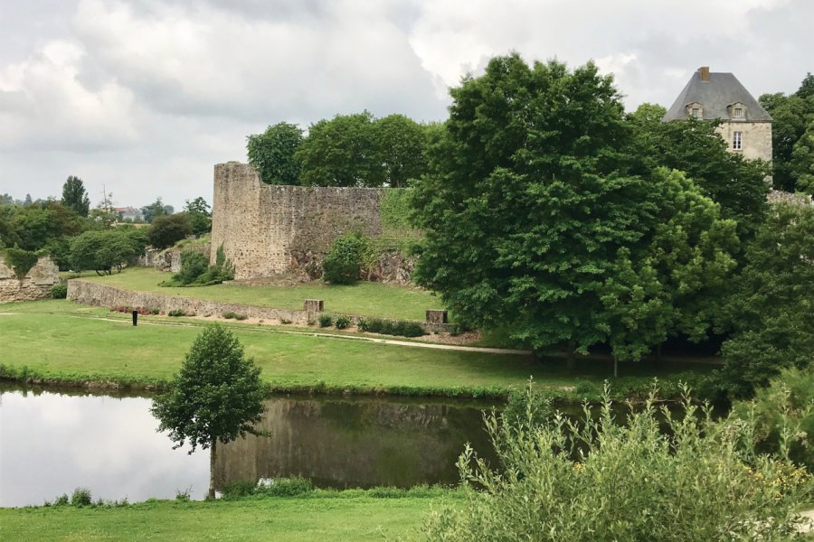 Château de Montaigu. Linda CASTAGNIE