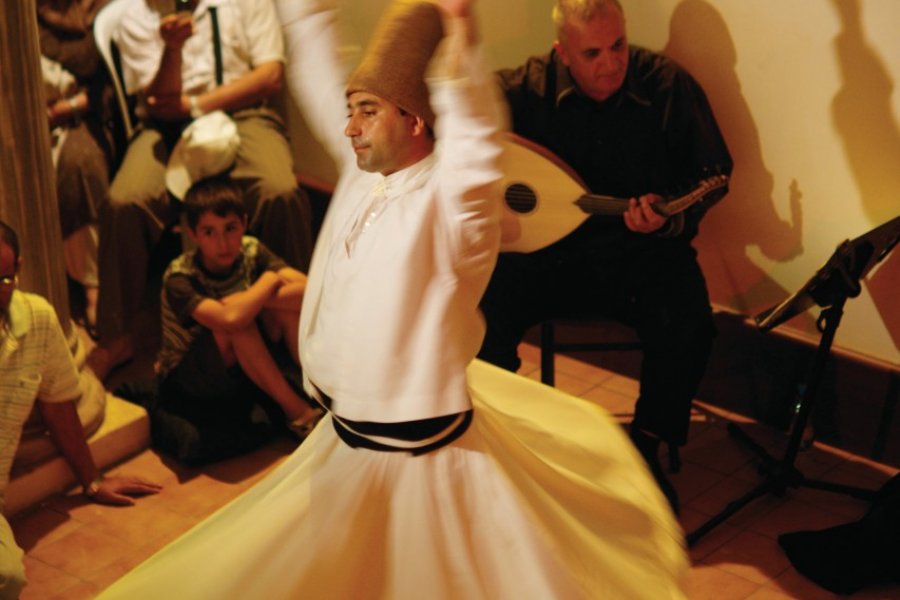 Danses de derviches tourneurs. (© Sébastien Cailleux))