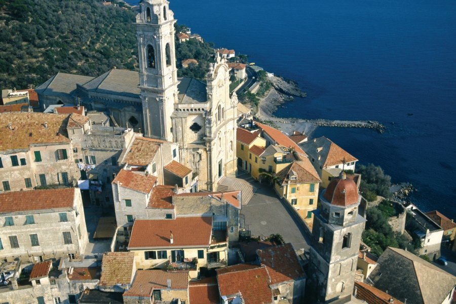 Cervo. Archive Agenzia in Liguria