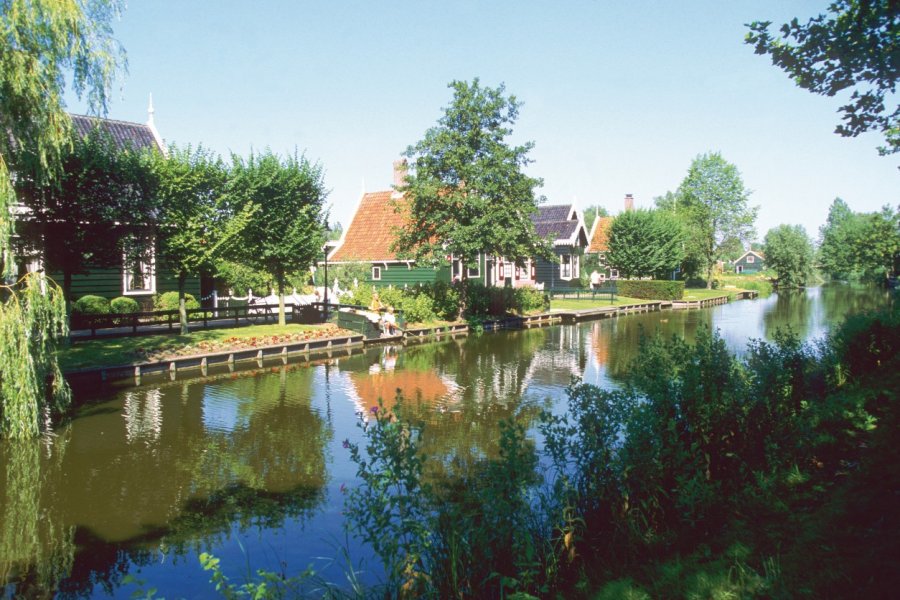 Dans la paisible petite ville de Zaanse Schans. Author's Image