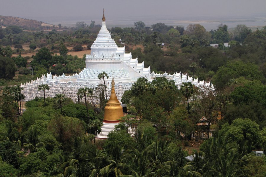 Pagode Hsinbyume sur le mont Meru. Stéphan SZEREMETA