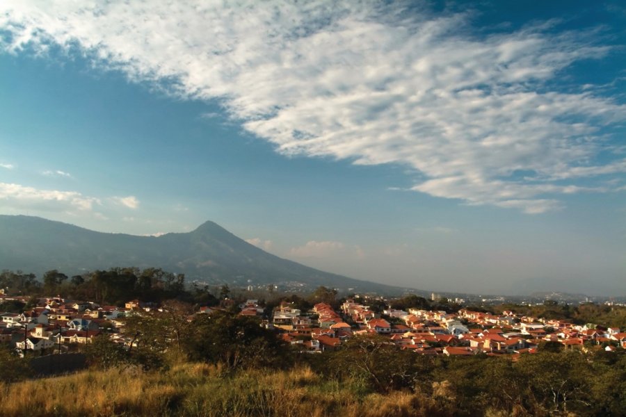 Vue sur la ville de San Salvador. Edfuentesg - iStockphoto