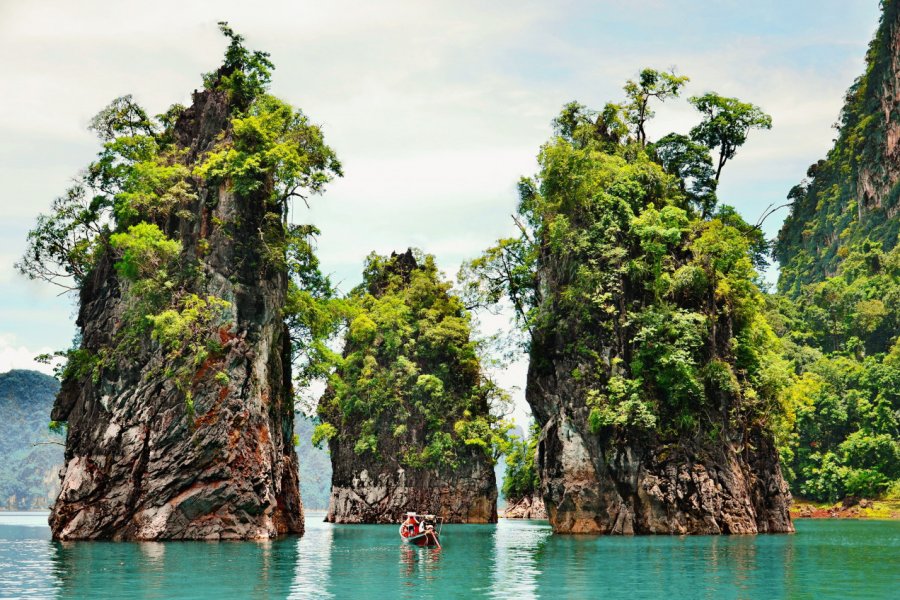 Parc national de Khao Sok. iamtripper - Shutterstock.com