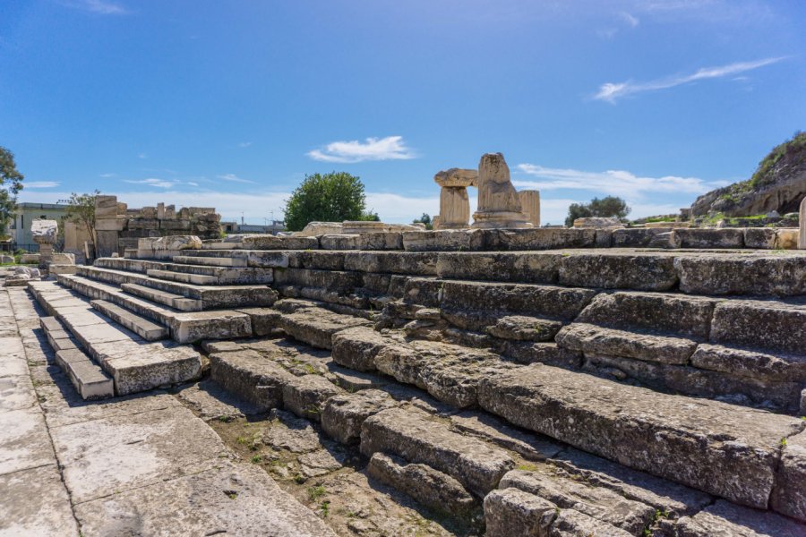 La Grande Propylaia. Andronos Haris - Shutterstock.com