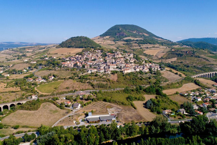 Le village de Compeyre. Altitude Drone - iStockphoto.com