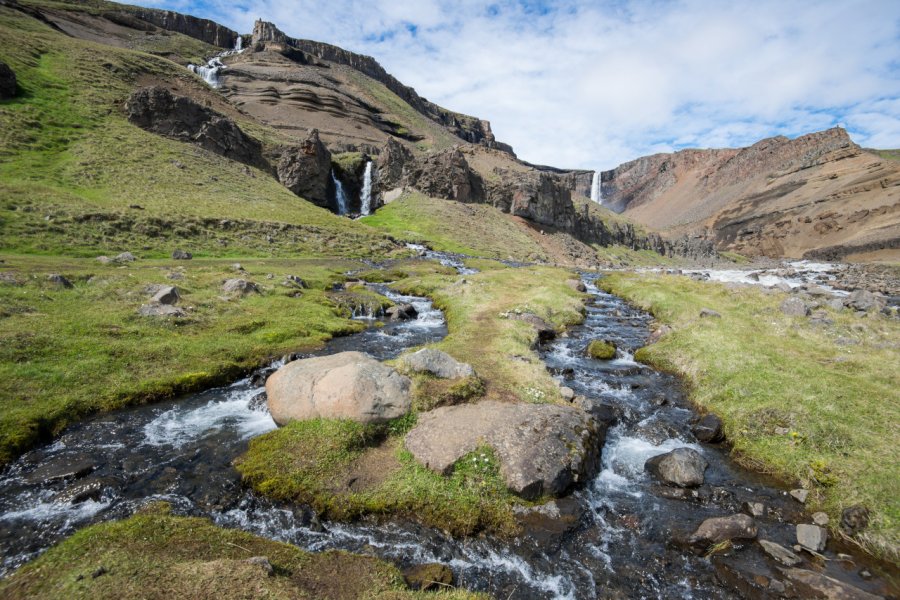 Hengifoss. Alberto Loyo - Shutterstock.com