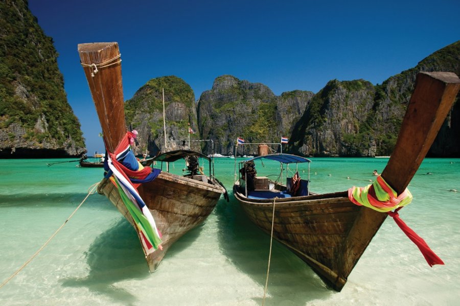 Bateaux à Maya Bay. iStockphoto.com/woraput