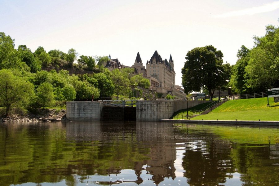 L'hôtel Fairmont Château Laurier vu de la rivière des Outaouais. Valérie FORTIER