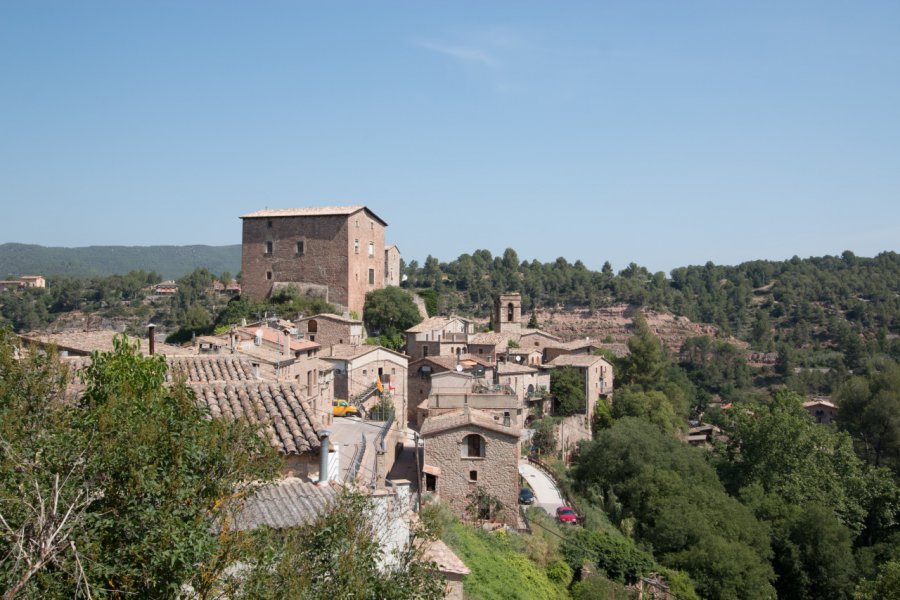 Vue sur le village de Rajadell. Xavier Serra - Shutterstock.com