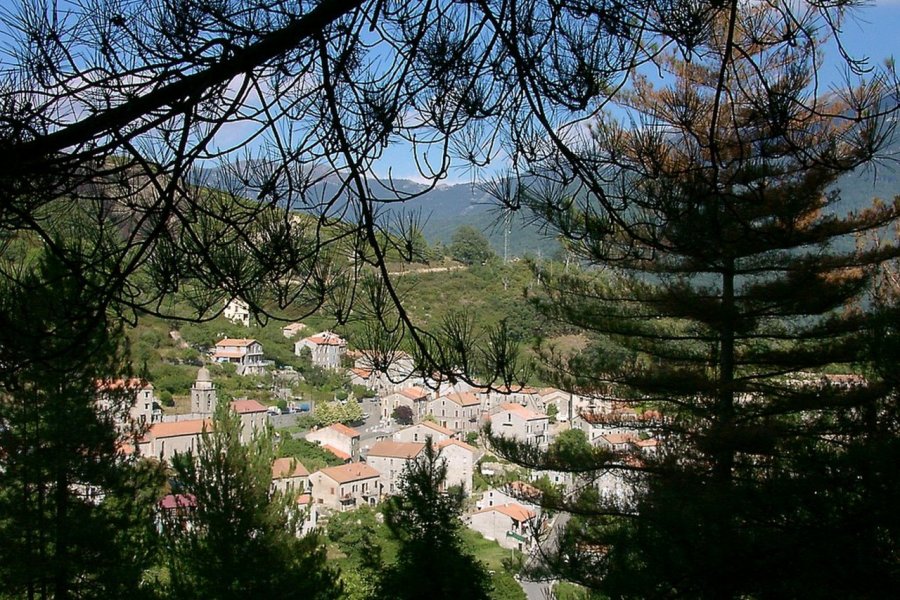 <b>Village du haut Taravo<br /></b> Xavier Bonnin