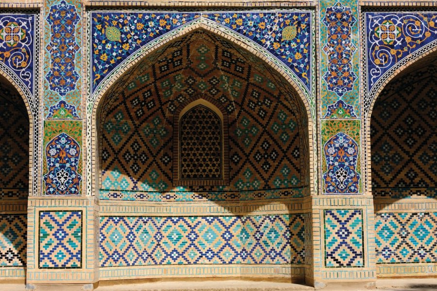 Détail de la façade principale de la madrasa Nadir-Divanbeg, ensemble Liab-i-Khaouz. Patrice ALCARAS