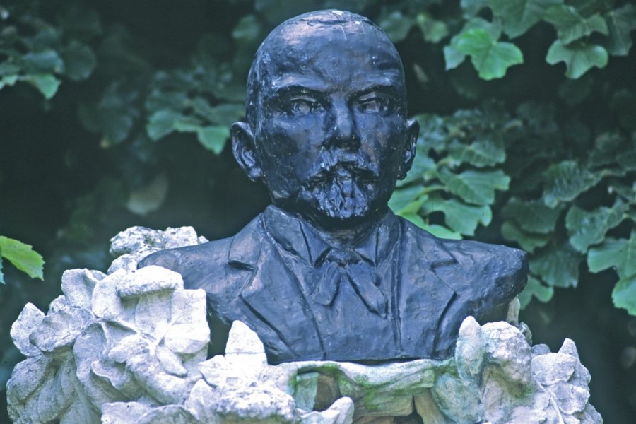 Statue de Jules Renard VALÉRY D'AMBOISE