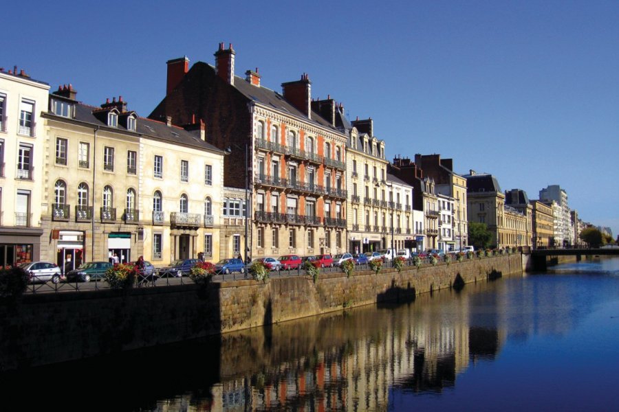 Les quais de la Vilaine. Nanou prod - Fotolia