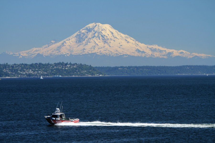 Baie de Seattle et Mont Rainier. Stéphan SZEREMETA