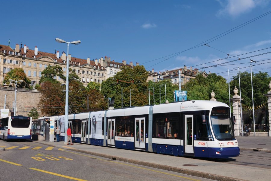 Tram sur la place Neuve. Philippe GUERSAN - Author's Image